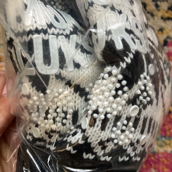 NWT MUK LUKS women’s cozy lounge socks size small (5-7) - Picture 4 of 7